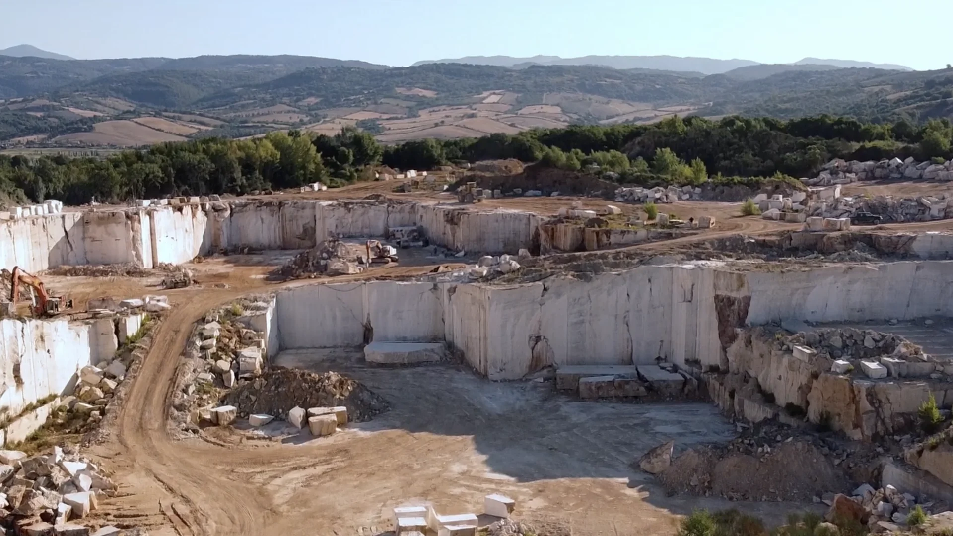 Saturnia Travertini Italia - The Stone